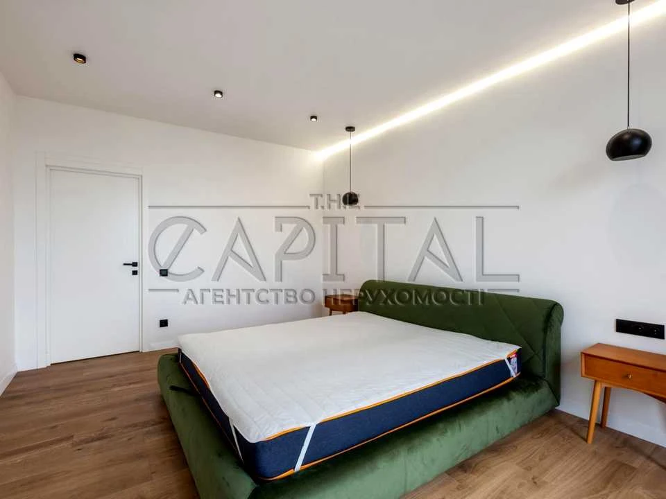 Apartment. Michael Boychuk st., Kyiv
