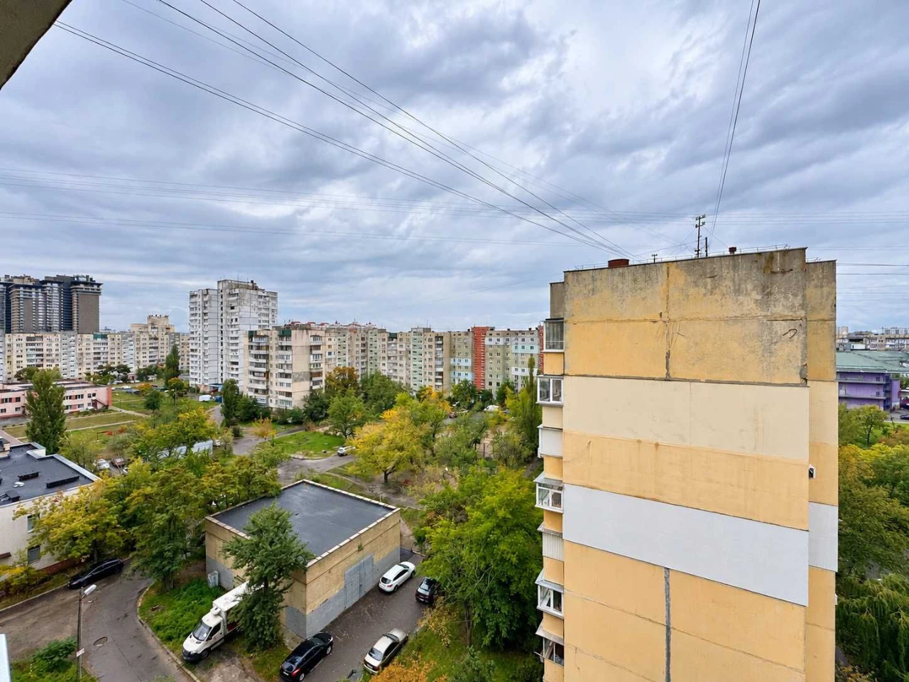 No Commission! 1-bedroom apartment, 36 sq m in a brick building with gas