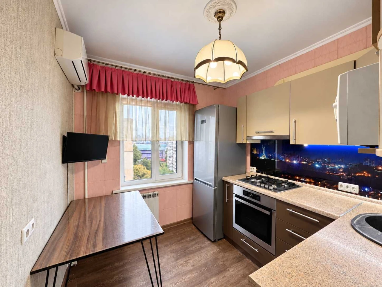 No Commission! 1-bedroom apartment, 36 sq m in a brick building with gas