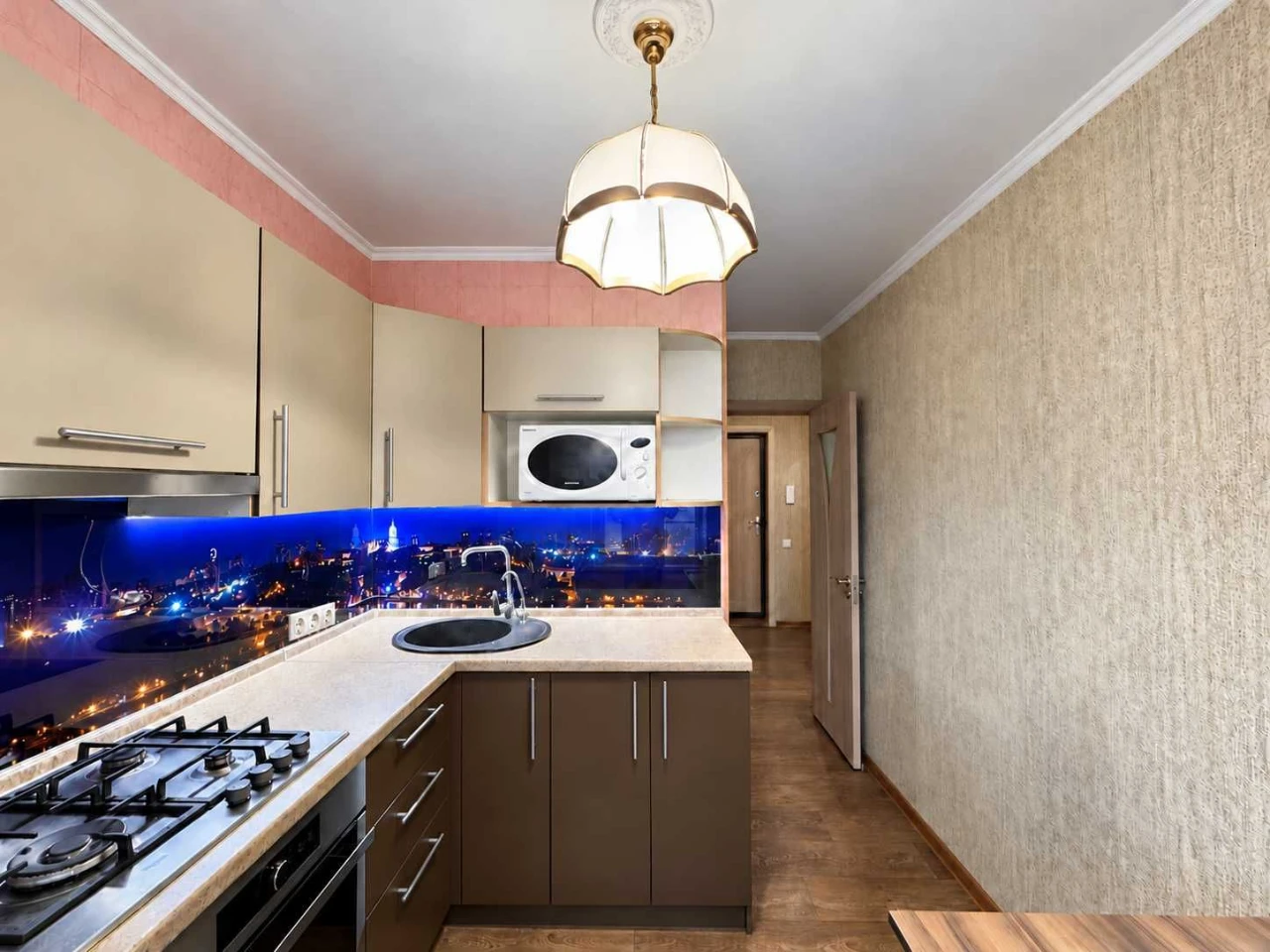 No Commission! 1-bedroom apartment, 36 sq m in a brick building with gas