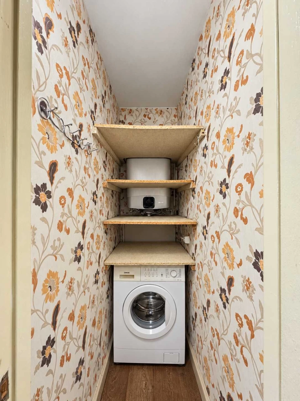 No Commission! 1-bedroom apartment, 36 sq m in a brick building with gas