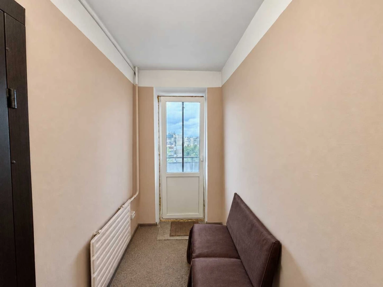 No Commission! 1-bedroom apartment, 36 sq m in a brick building with gas