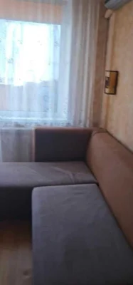 Продається чудова 3-кімнатна квартира, біля метро Спортивна.