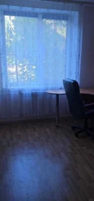 Продається чудова 3-кімнатна квартира, біля метро Спортивна.