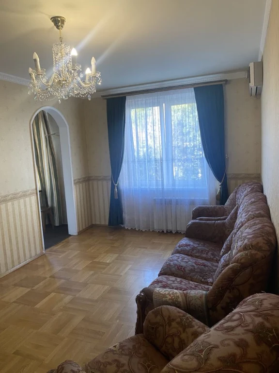 Sale of 3 rooms, m. Student, 2 min
