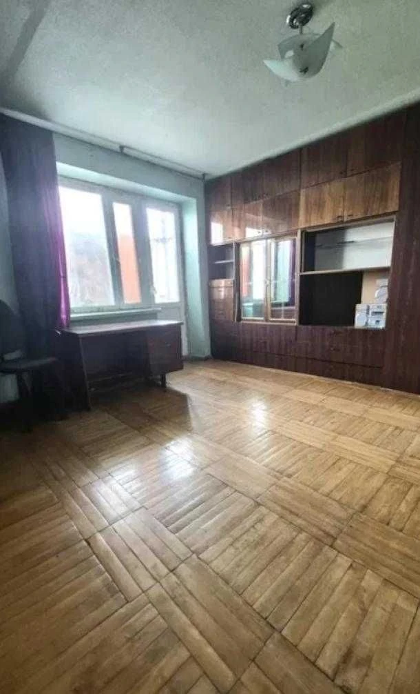 Продається 3-кімнатна квартира, Салтівка, ТРЦ Україна, проспект Ювілейний, покращена