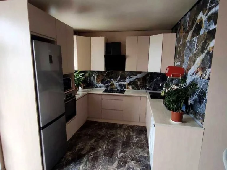 Apartment. Ivano-Frankivsk, Vysochana st.