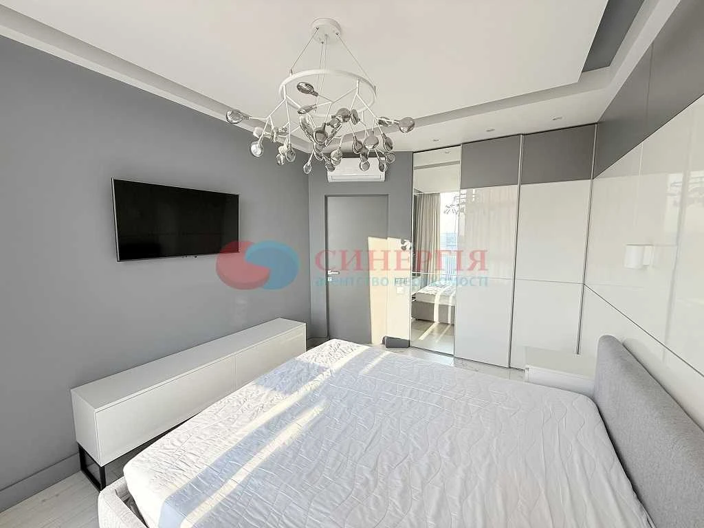 Rent a 2-bedroom apartment (63 sq m) in Kyiv, Pechersky District