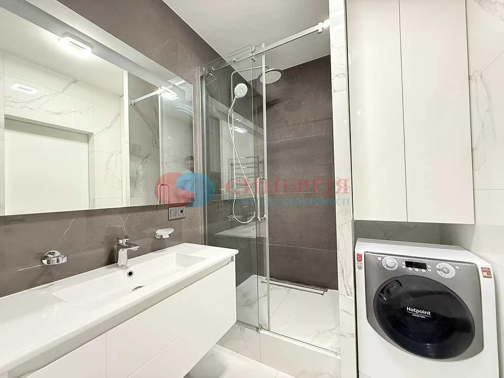 Rent a 2-bedroom apartment (63 sq m) in Kyiv, Pechersky District