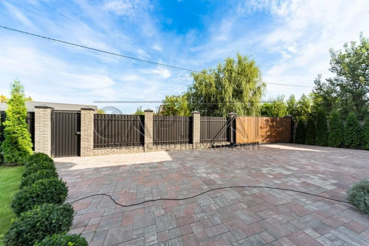 Дом 4 комнаты 269 м² Осокорки с котельной