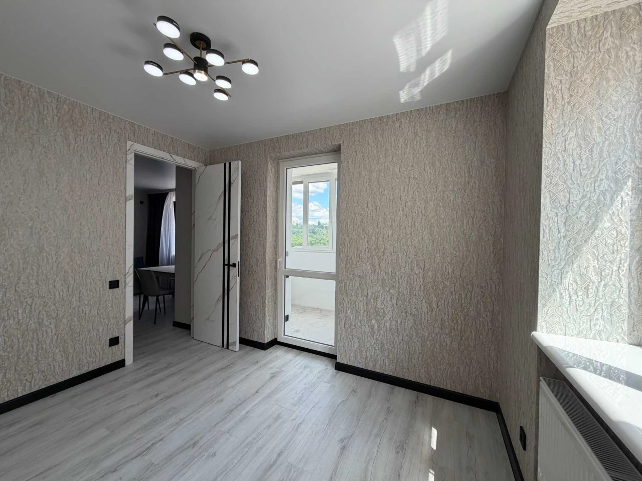 Продаж 2-кімнатна квартири в ЖК "Гідропарк" з переплануванням в ЕВРОТ