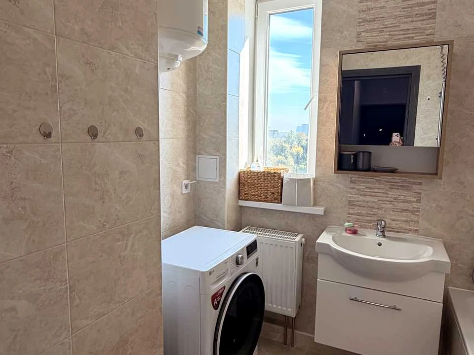 Apartment. Ivan Vygovsky Street, Kyiv
