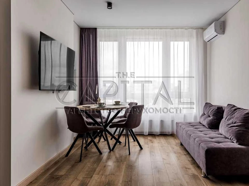 Apartment. Holosiivsky Prospect.