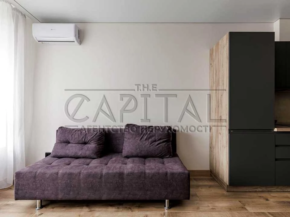 Apartment. Holosiivsky Prospect.