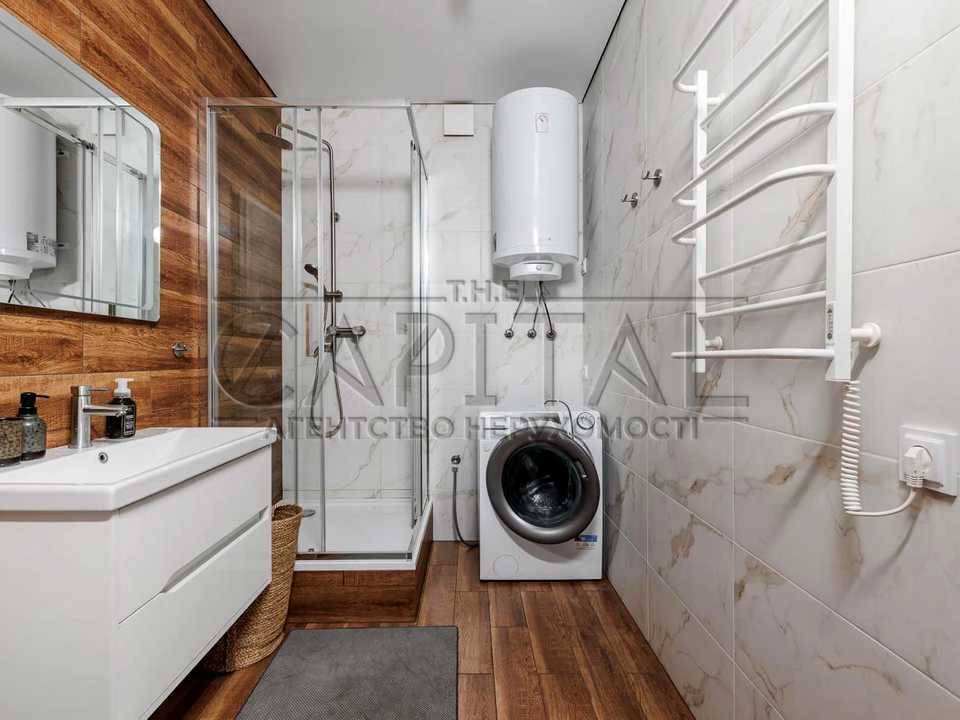 Apartment. Holosiivsky Prospect.