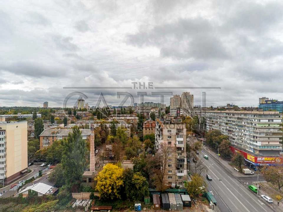 Apartment. Holosiivsky Prospect.