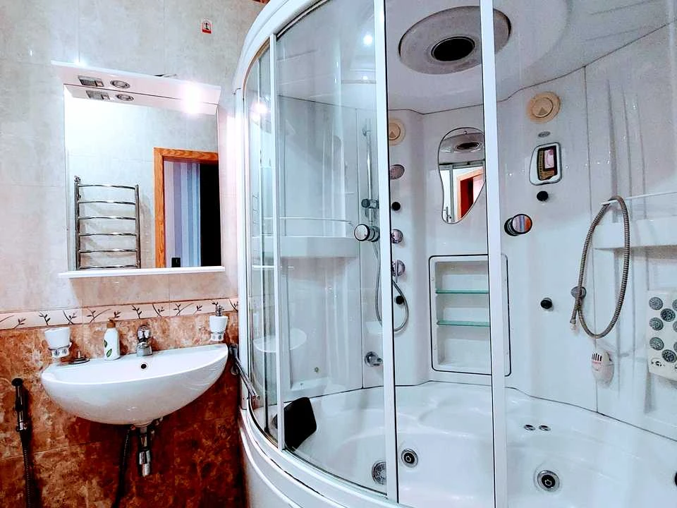 Квартира. Київ, Кловський узвіз