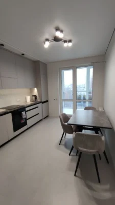 Продажа 1 -ой кв, Голосеевский р-н, ул. Васильковская 37 г.