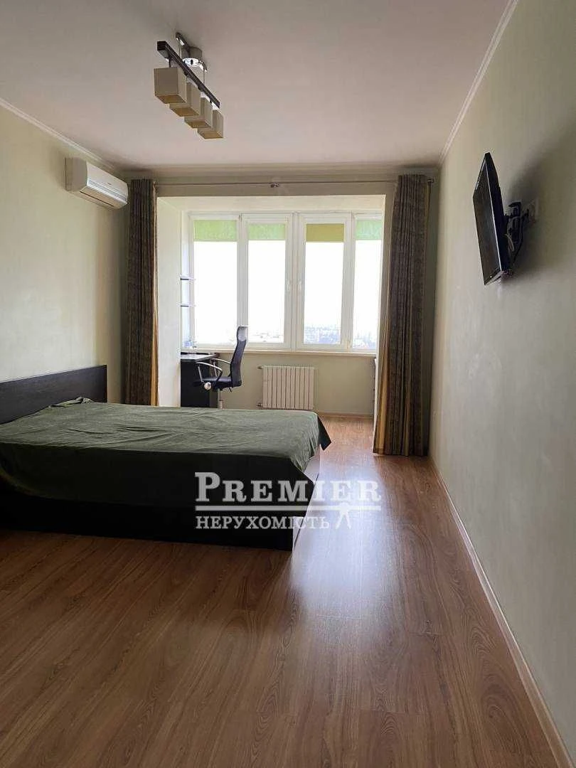 Urgent sale! 3-room apartment 100m2 New brick