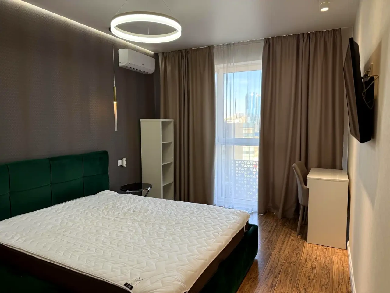 Оренда однокімнатної квартири 50 м² на 9-му поверсі