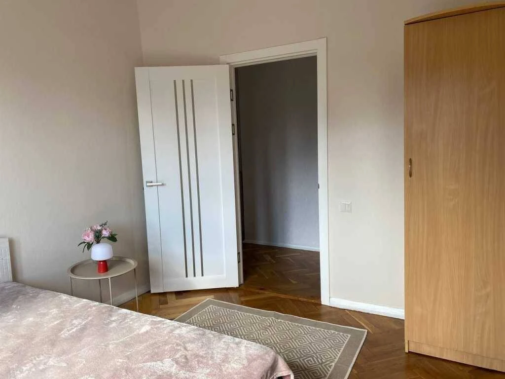 For Rent Long-Term: 3-Bedroom Apartment, Kyiv, Pecerskyi, Lesya Ukrainky