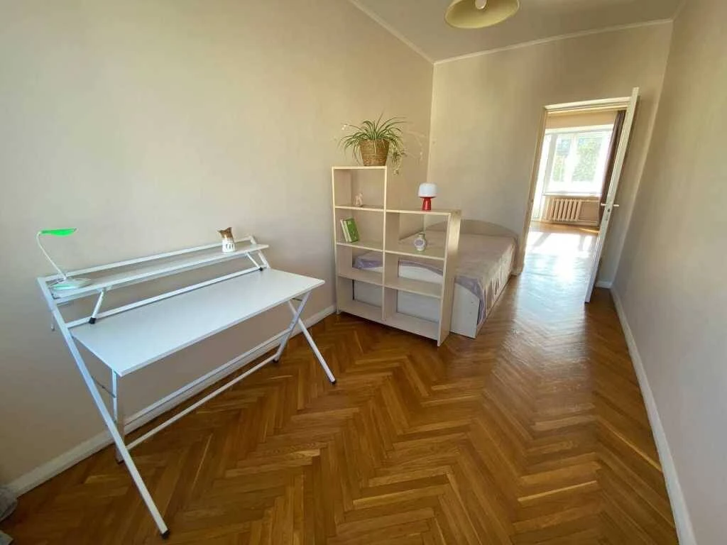 For Rent Long-Term: 3-Bedroom Apartment, Kyiv, Pecerskyi, Lesya Ukrainky
