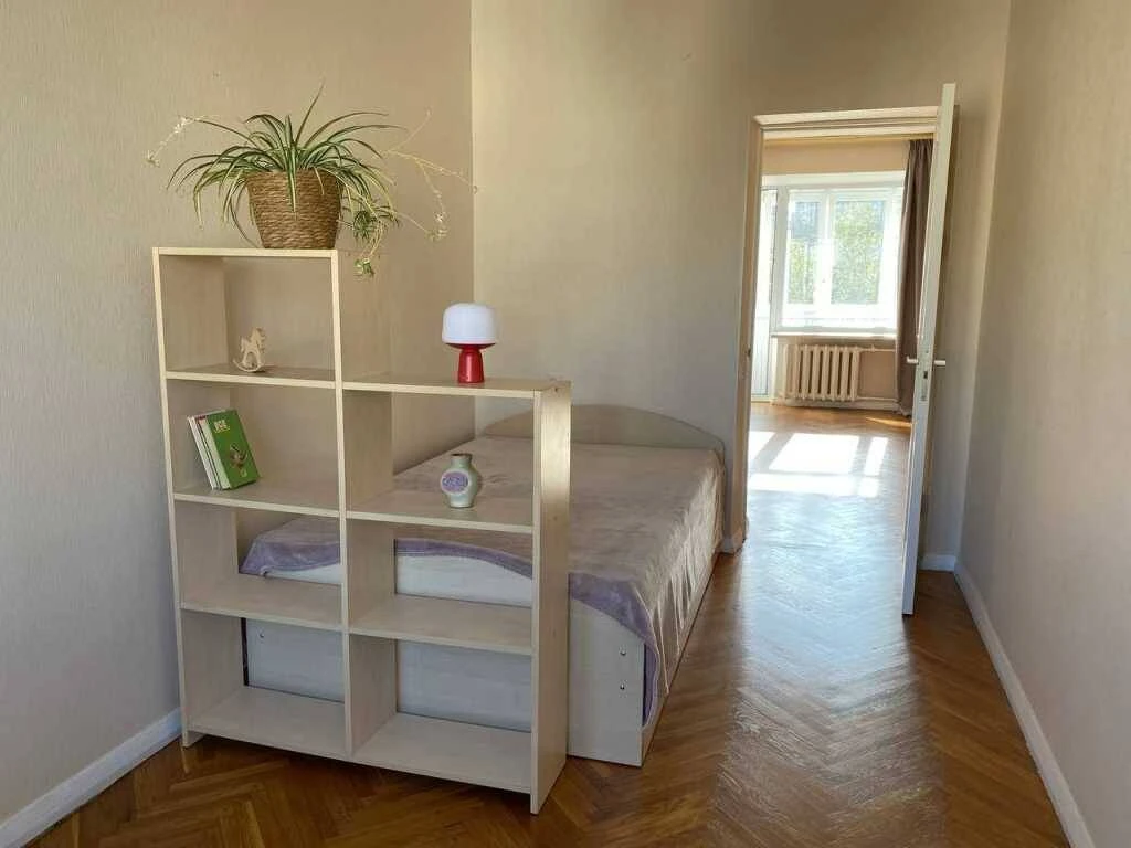 For Rent Long-Term: 3-Bedroom Apartment, Kyiv, Pecerskyi, Lesya Ukrainky