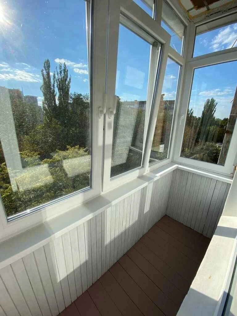 For Rent Long-Term: 3-Bedroom Apartment, Kyiv, Pecerskyi, Lesya Ukrainky