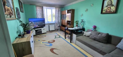 For Sale: 3 rooms in a brick house