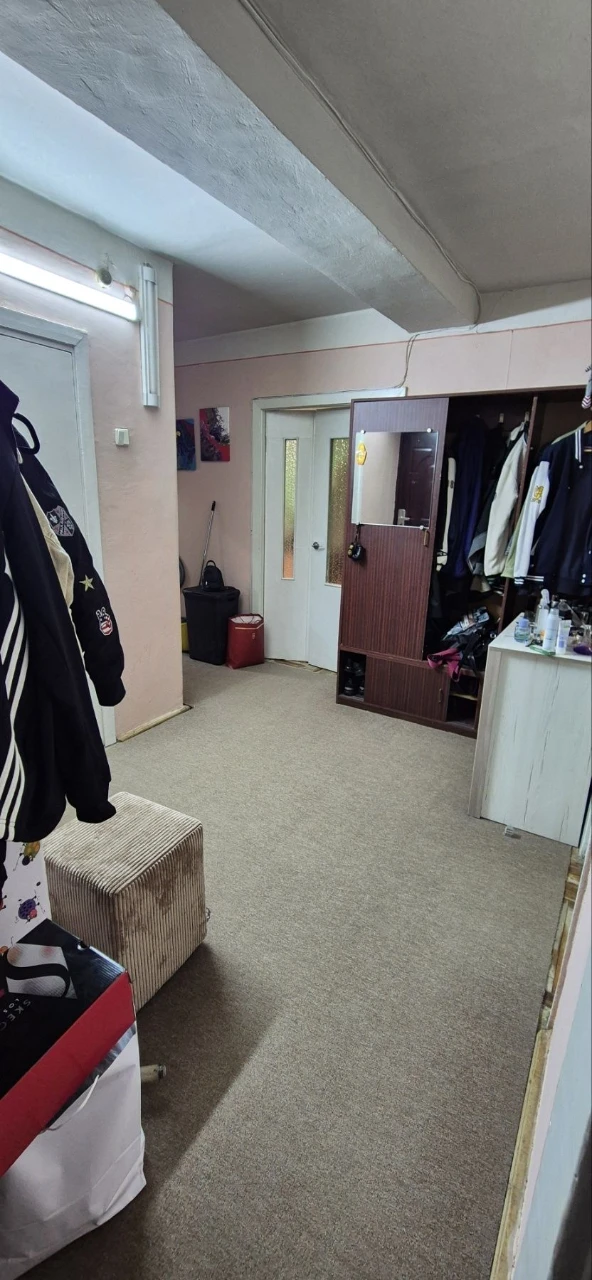 For Sale: 3 rooms in a brick house