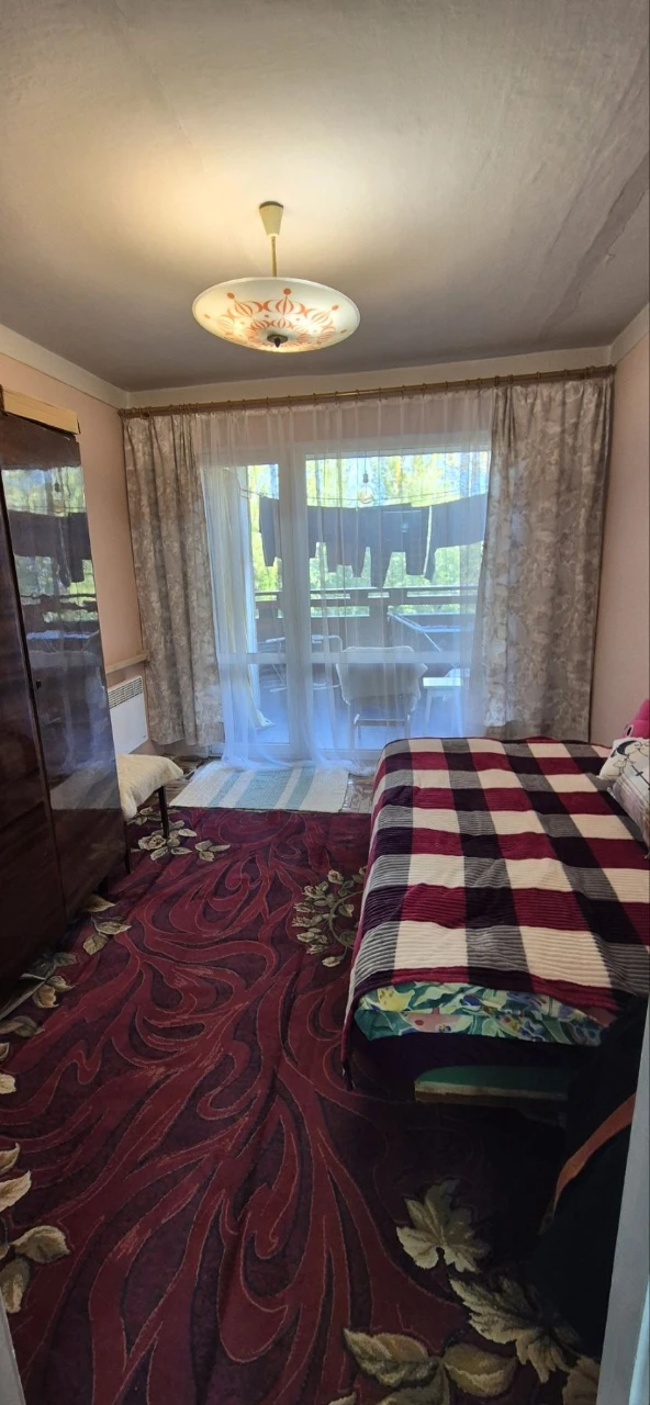 For Sale: 3 rooms in a brick house