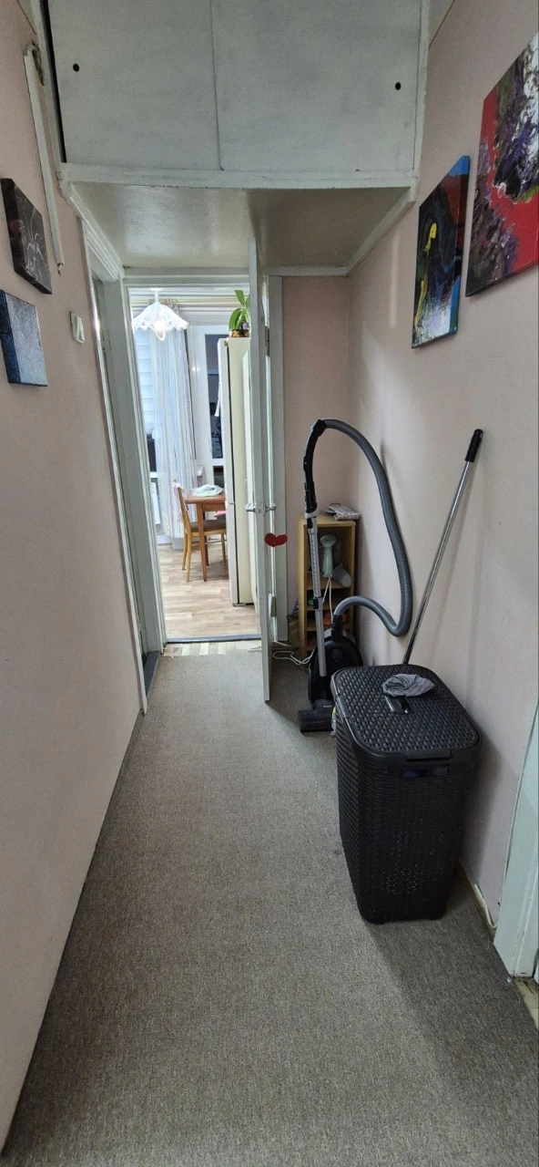 For Sale: 3 rooms in a brick house