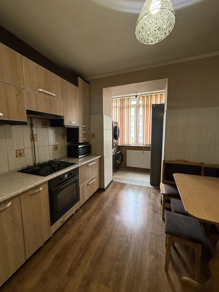 Sale of a 3-room new building on вул. Івасюка