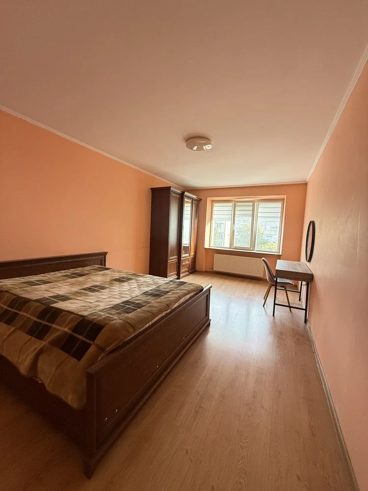 Sale of a 3-room new building on вул. Івасюка