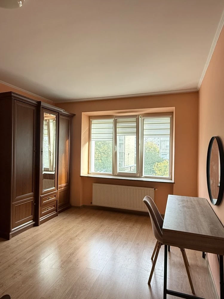 Sale of a 3-room new building on вул. Івасюка