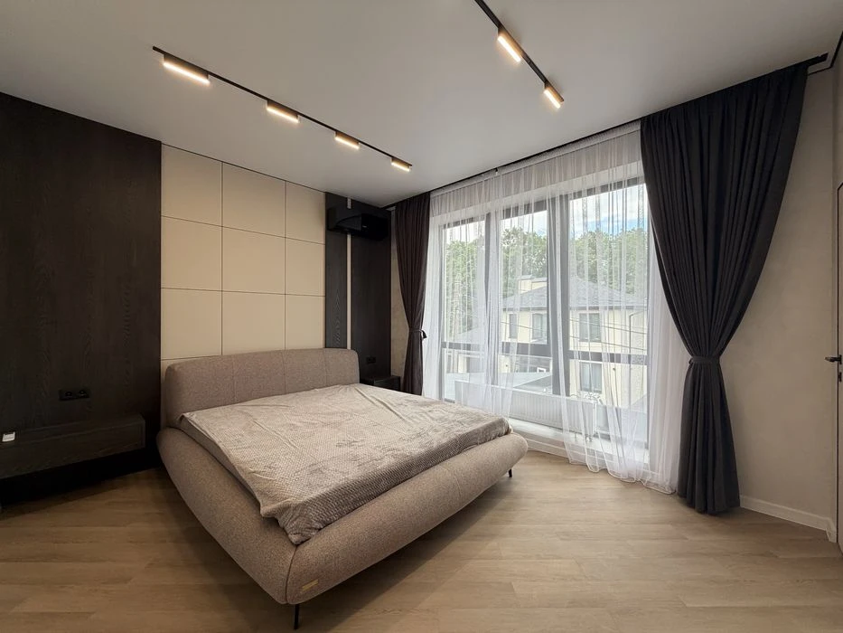 Sale of an exclusive house with renovation