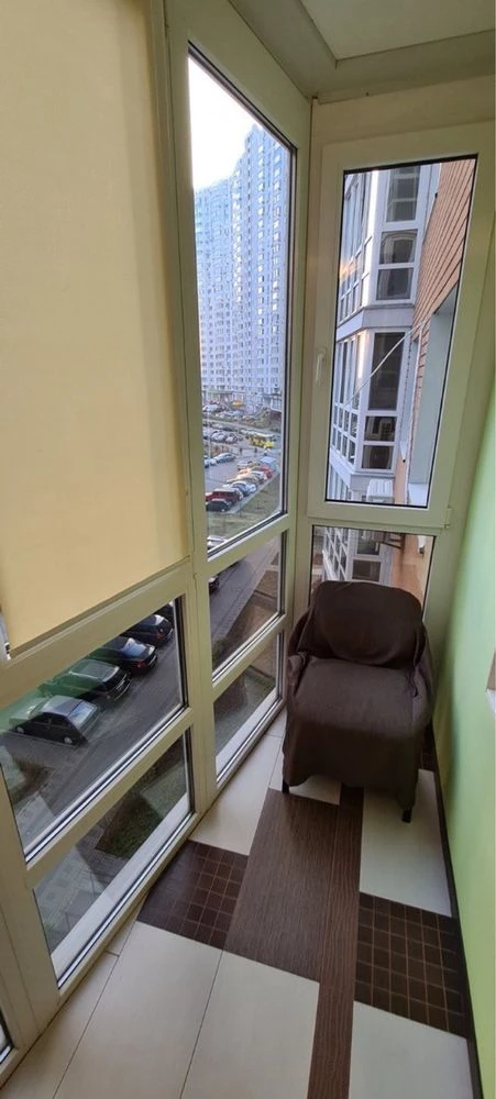 Продажа 1-комнатной квартиры рядом с м. Позняки, Осокорки, по ул. Б. Гмири