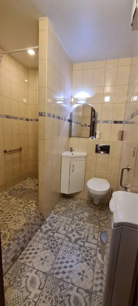 Продажа 1-комнатной квартиры рядом с м. Позняки, Осокорки, по ул. Б. Гмири