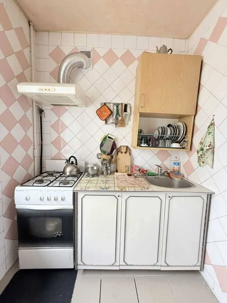Продам 3-к квартиру Київ, Дніпровський, Новаторів вул, 4