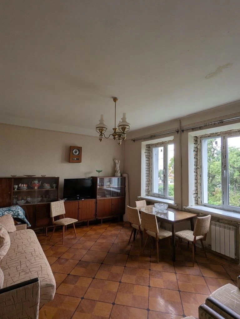 For sale: 2-room apartment, area of Malyshev, Kovtuna Street.