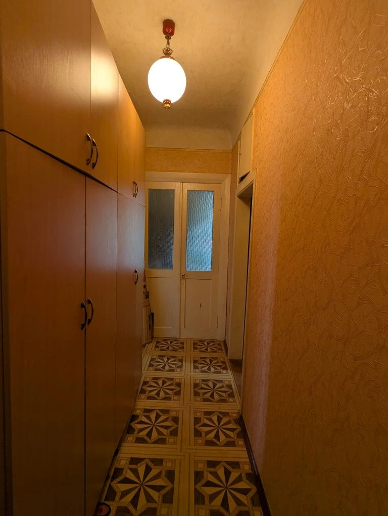 For sale: 2-room apartment, area of Malyshev, Kovtuna Street.