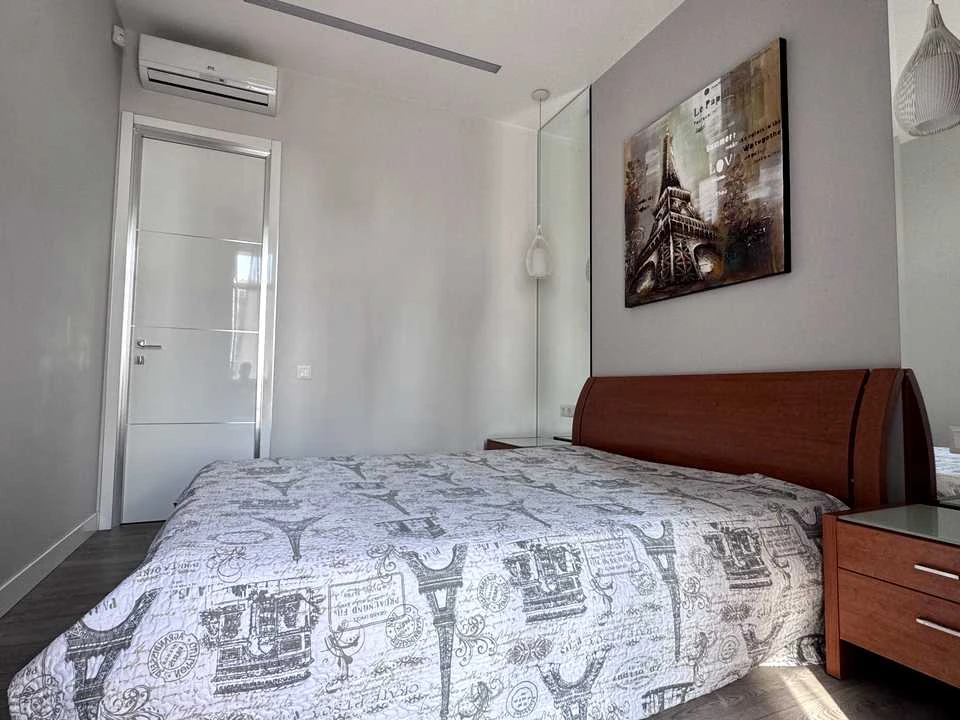 Apartment. Kyiv, Saperne Pole Street