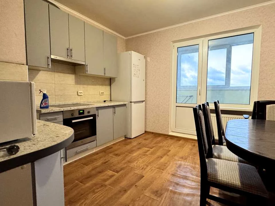 Apartment. Yasynuvat Street, Kyiv