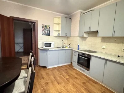 Apartment. Yasynuvat Street, Kyiv