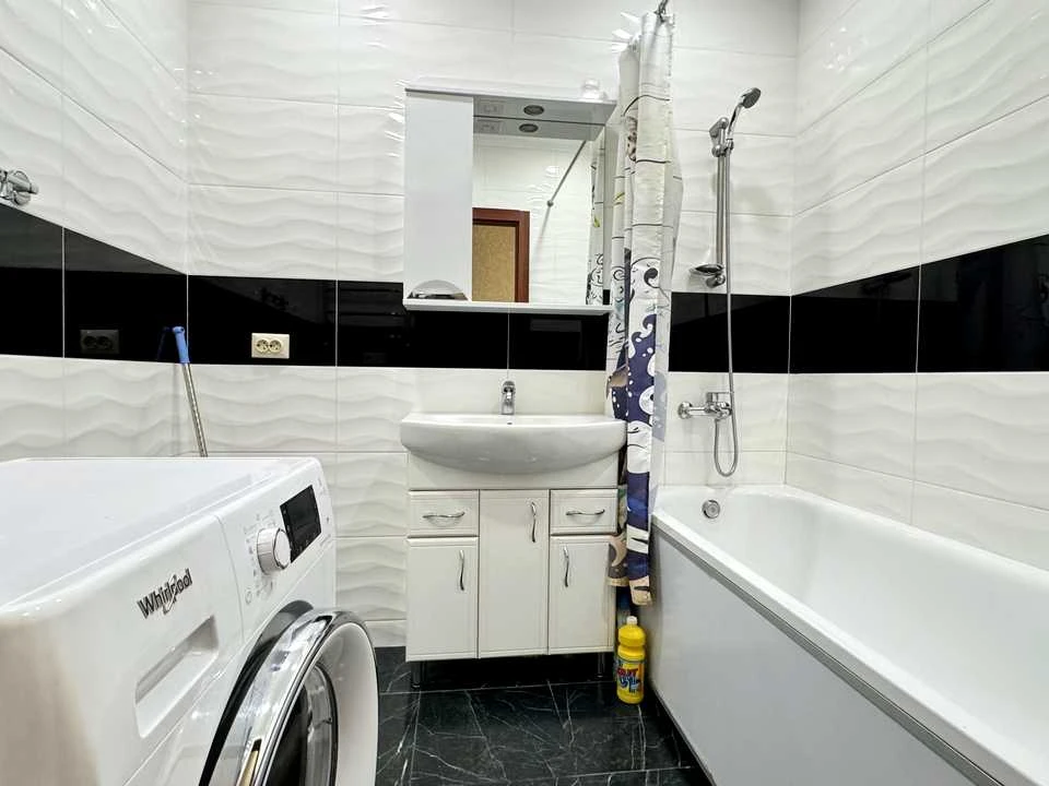 Apartment. Yasynuvat Street, Kyiv