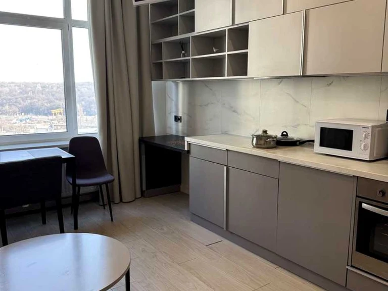 Apartment. Andriy Verkholohlad str.