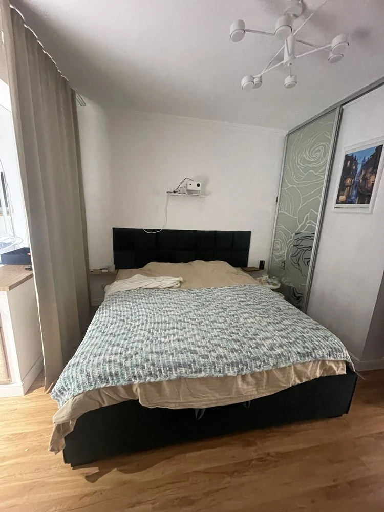 Продается 1-комнатная квартира на Лаврухина 16, 55м²/2