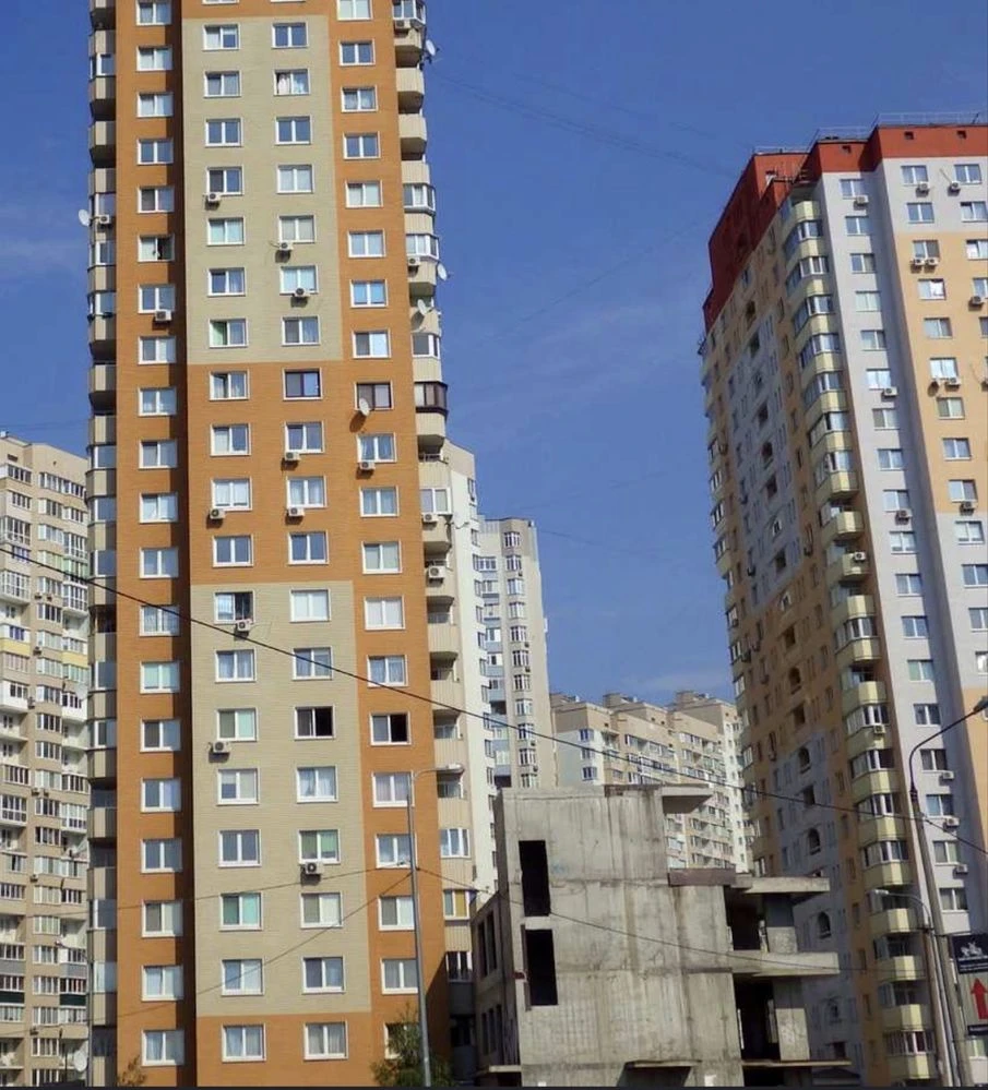 Продается 1-комнатная квартира на Лаврухина 16, 55м²/2