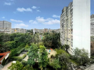 Продаж 2-кімнатної квартири / 52 м² / Вирлиця / вул. Архітектора Ве