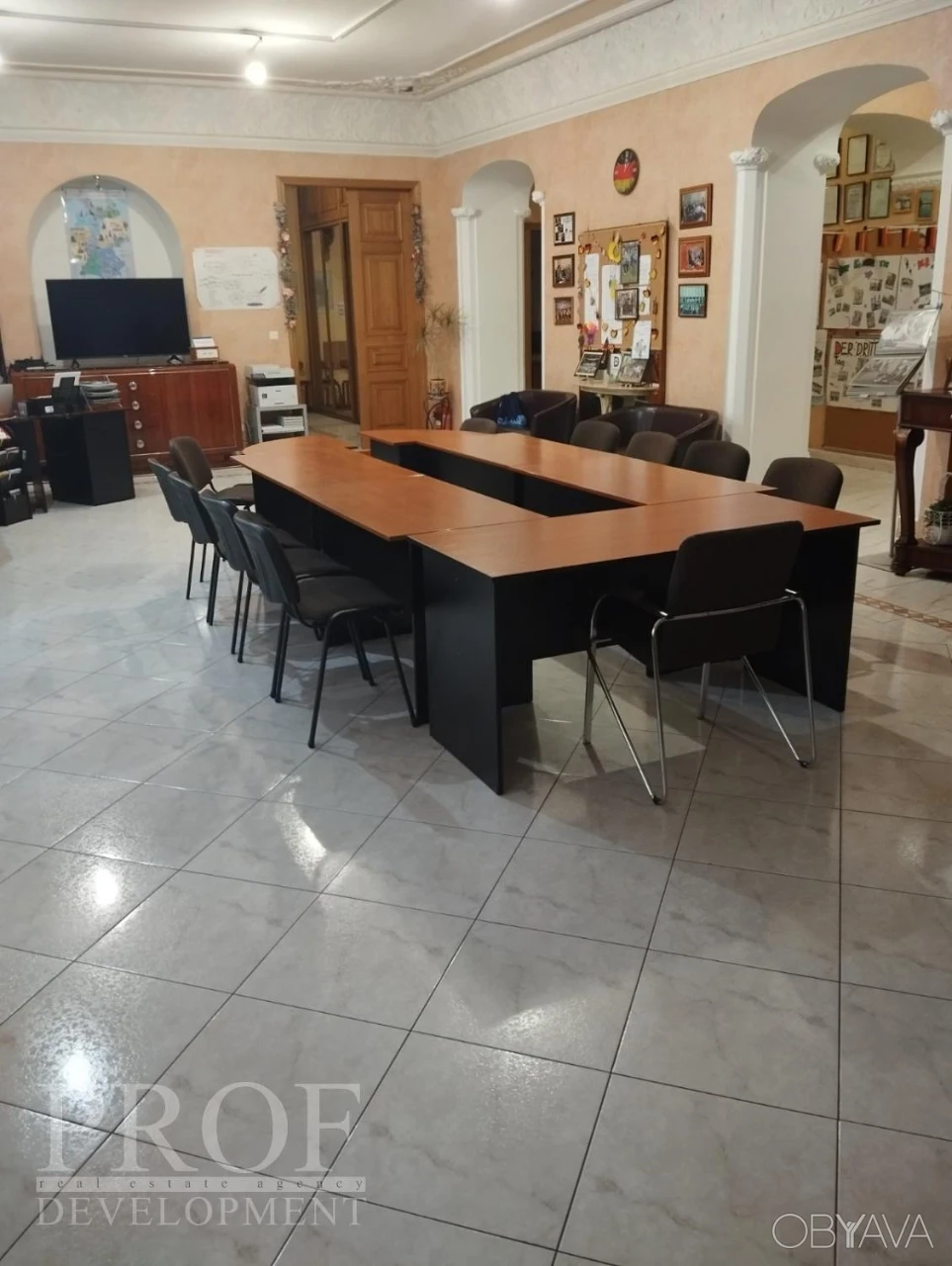 6-bedroom apartment, 250 sq.m.